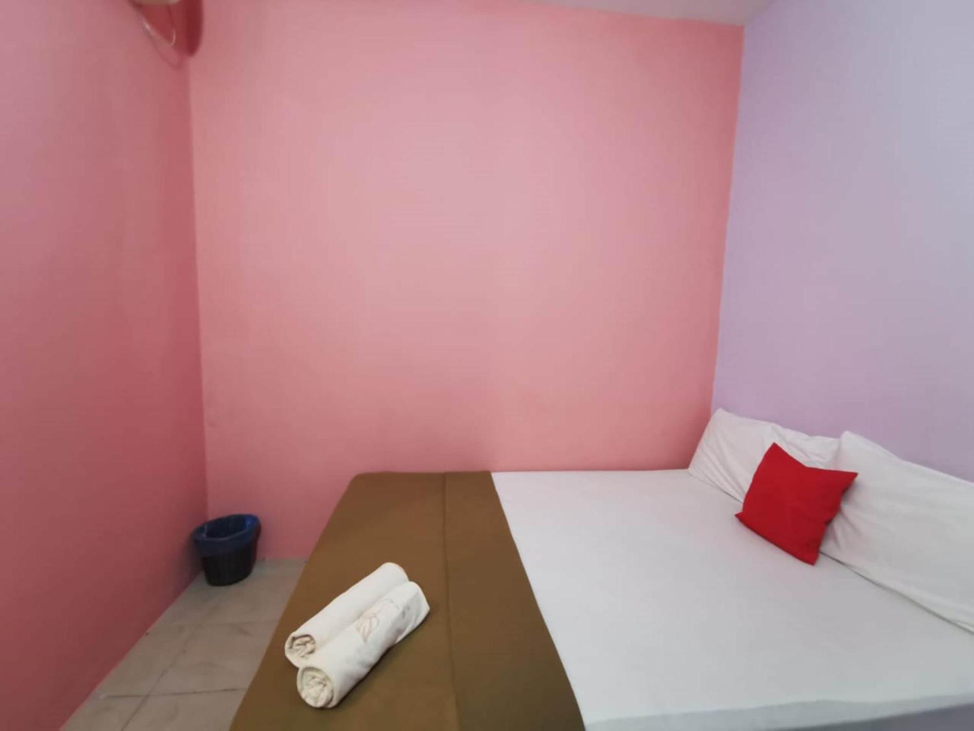 Super Oyo 90086 My Seven Days Inn Johor Bahru Esterno foto
