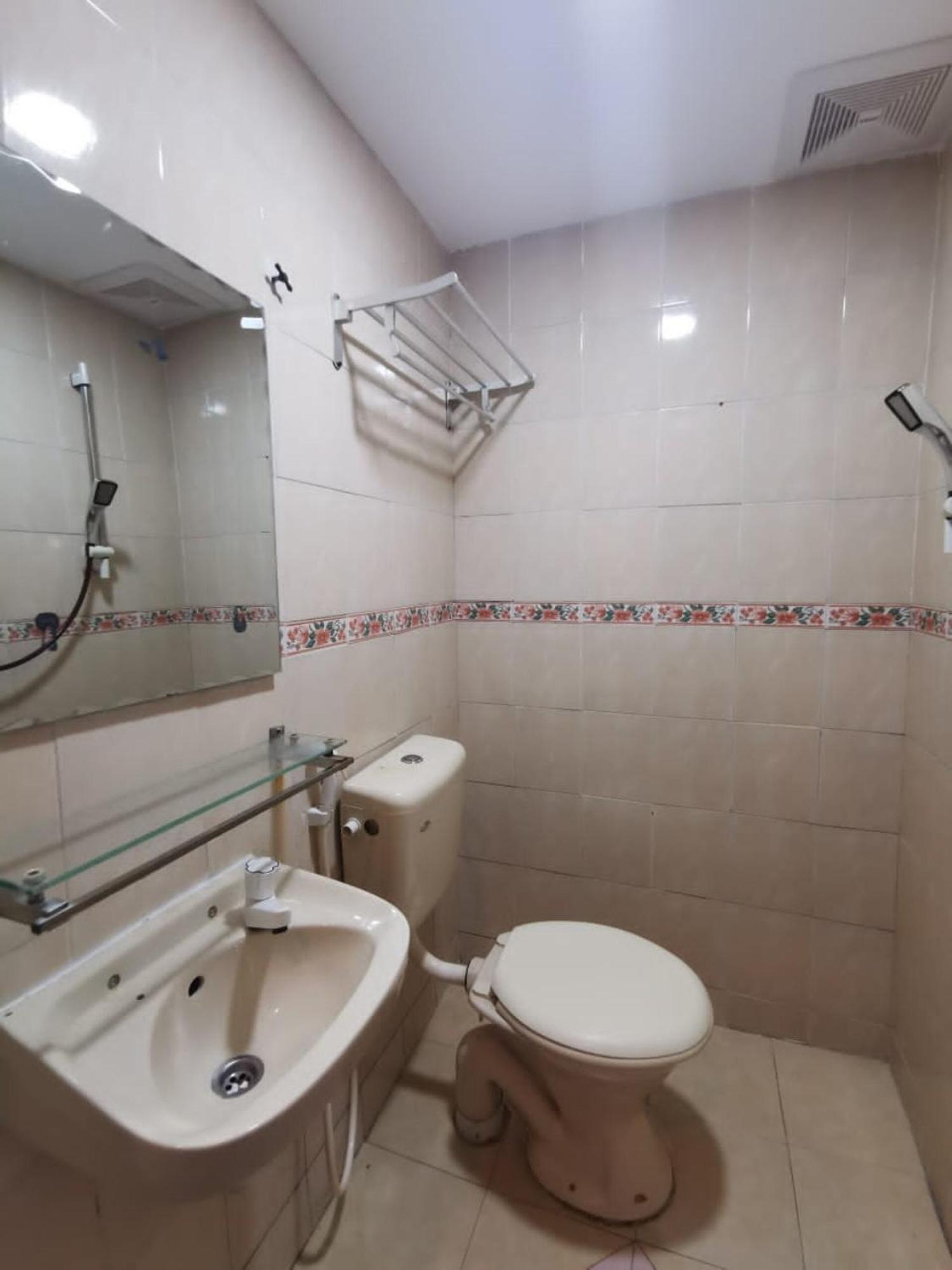 Super Oyo 90086 My Seven Days Inn Johor Bahru Esterno foto