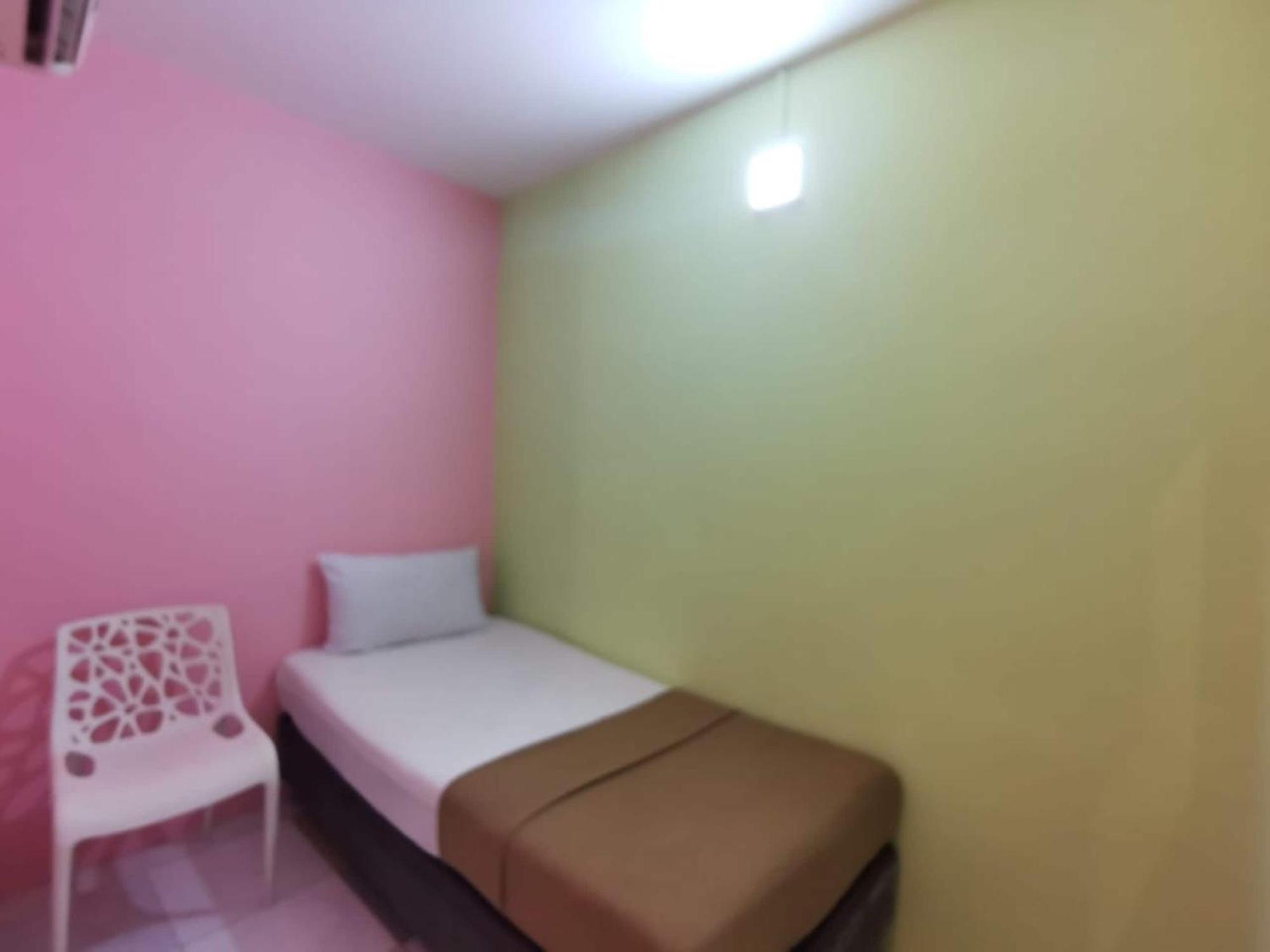 Super Oyo 90086 My Seven Days Inn Johor Bahru Esterno foto