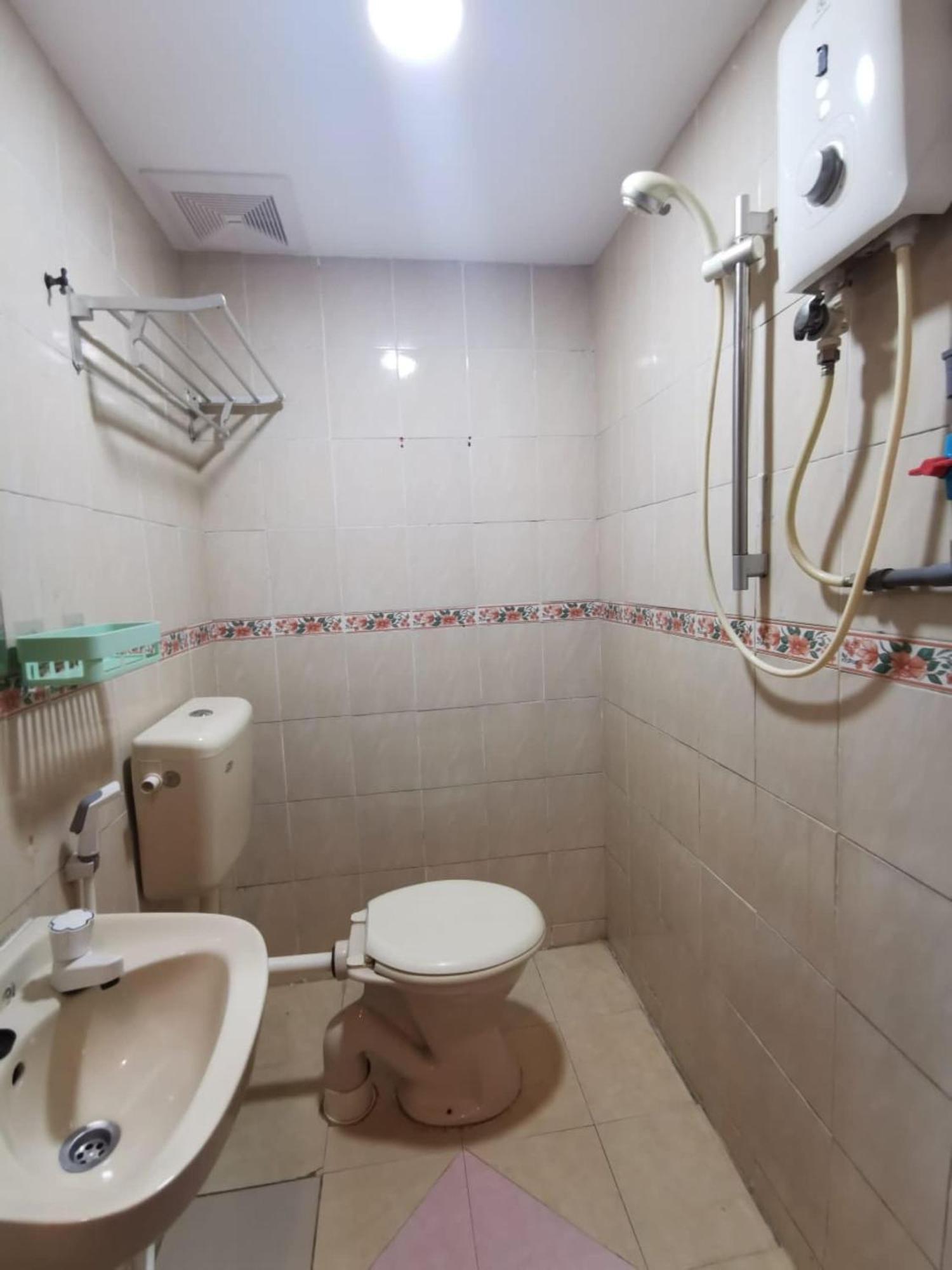Super Oyo 90086 My Seven Days Inn Johor Bahru Esterno foto