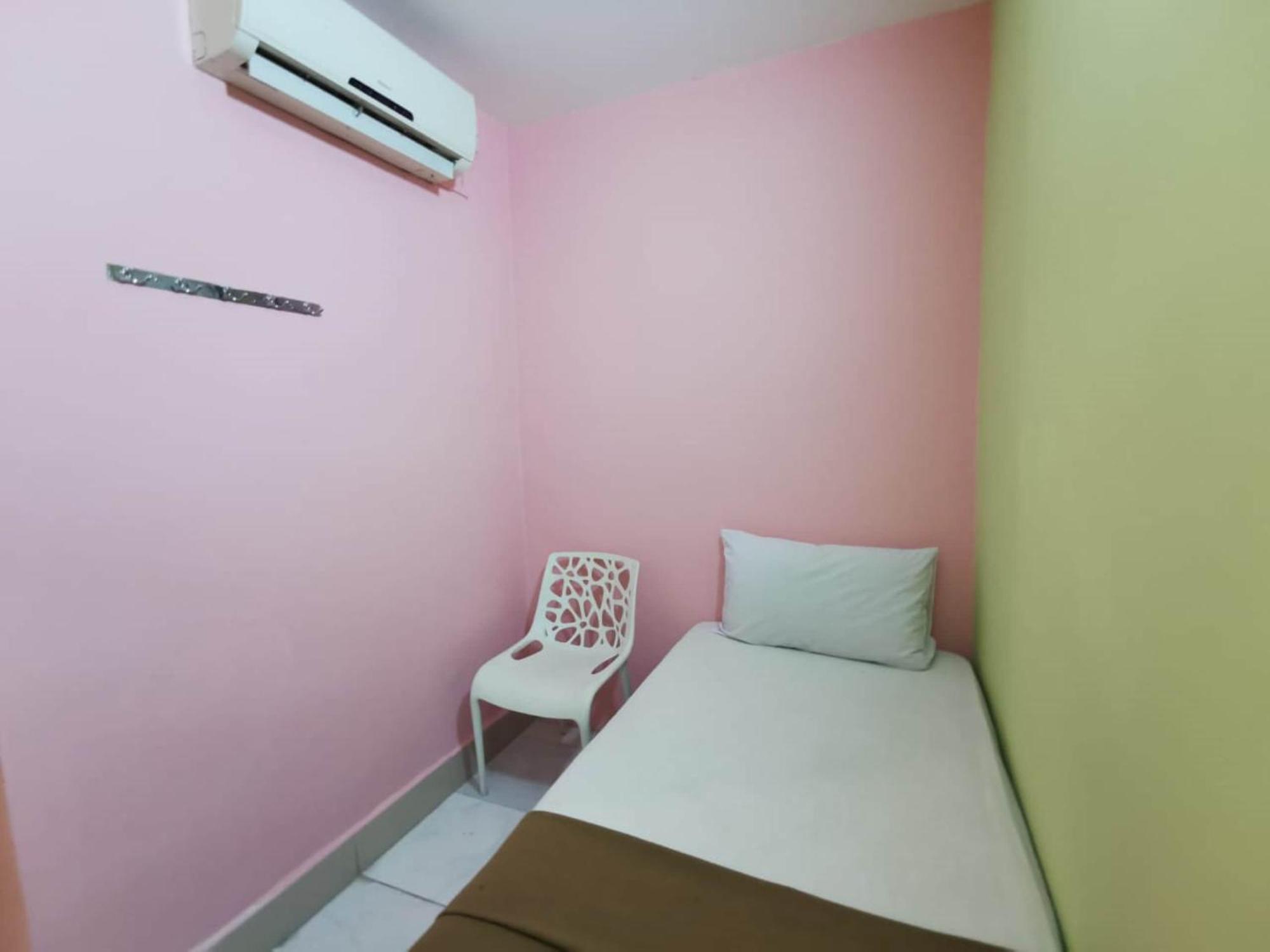 Super Oyo 90086 My Seven Days Inn Johor Bahru Esterno foto