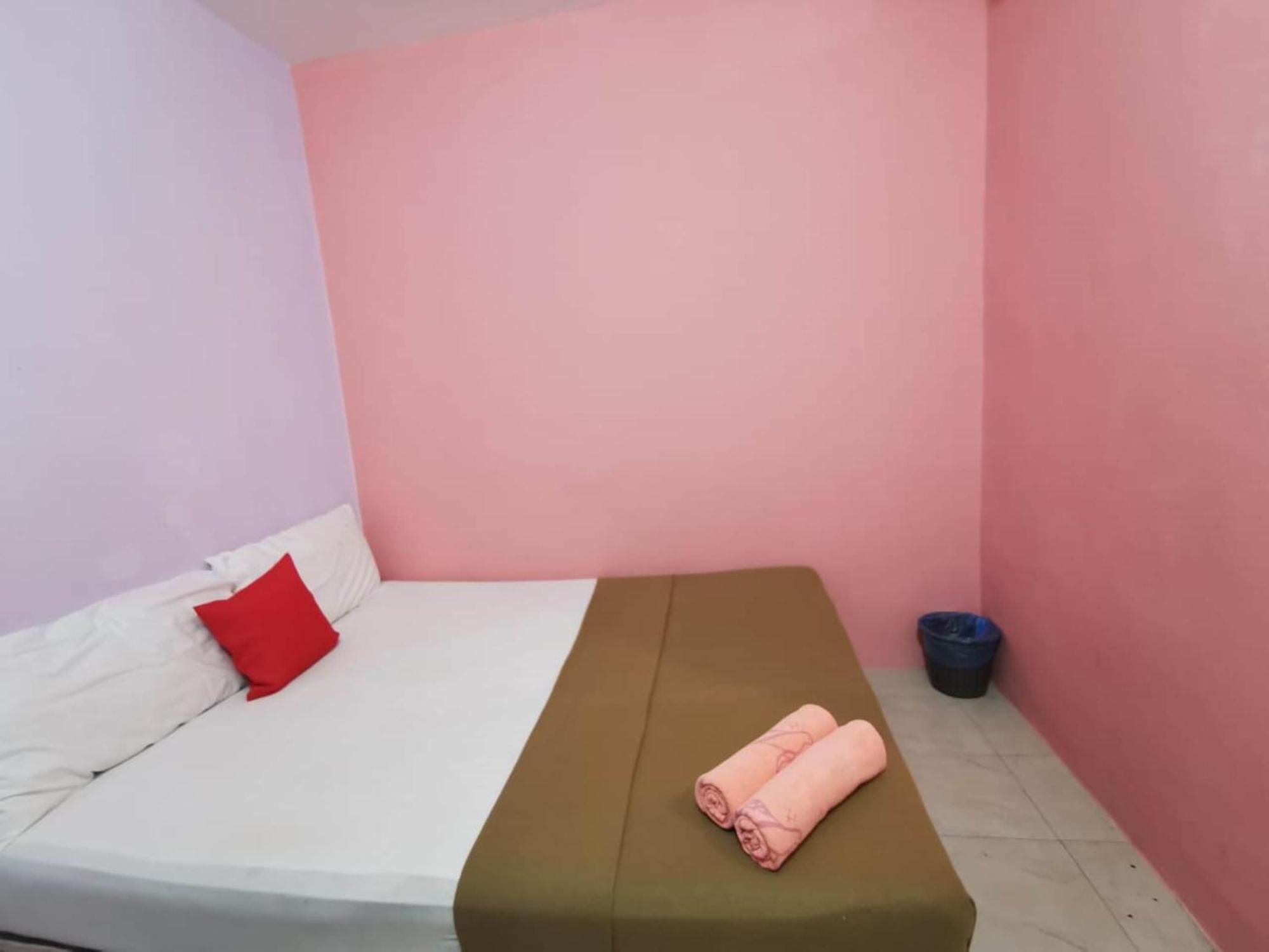 Super Oyo 90086 My Seven Days Inn Johor Bahru Esterno foto